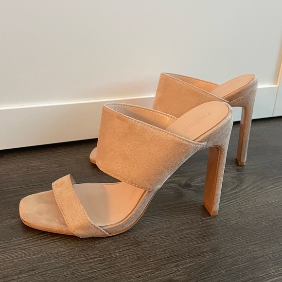 Forever 21 Shoes - Pre-owned suede tan heels size 6.5